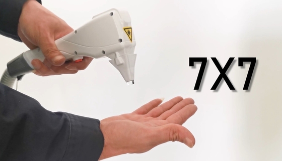 Φορητή συσκευή αποτρίχωσης λέιζερ 810nm Μόνιμη μηχανή αποτρίχωσης για γυναίκες