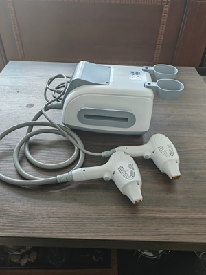 3.5 ιντσών χρωματική οθόνη αφής 808nm Diodo Laser Depilation Machine για θεραπεία σελόν μαλλιών
